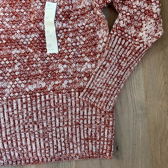 Universal Thread Red and White Crewneck Sweater Women’s Size Medium - Picture 7 of 9